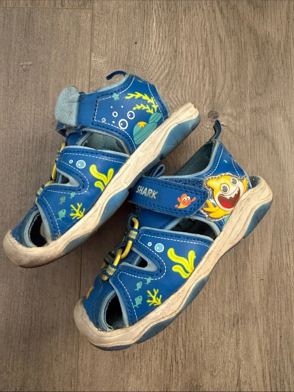 OshKosh B'gosh Blue Navy Kids Sandal & Baby Shark light up Sandal Set size 8